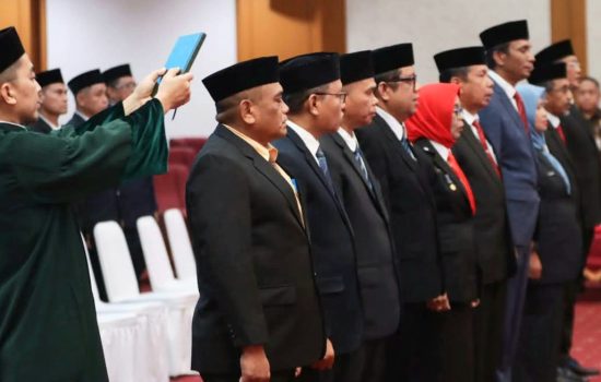 13 Pejabat Pimpinan Tinggi Pratama Pemprov Sultra Dilantik, Gubernur Tekankan Amanah dan Kinerja