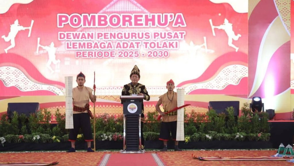 Hadiri Pengukuhan DPP LAT Sultra Periode 2025-2030, Wagub: Lembaga Adat Mitra Strategis Pemerintah