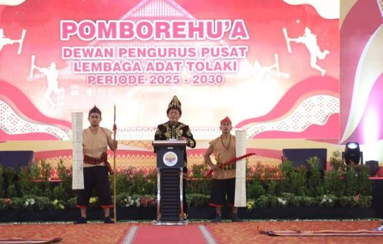 Hadiri Pengukuhan DPP LAT Sultra Periode 2025-2030, Wagub: Lembaga Adat Mitra Strategis Pemerintah