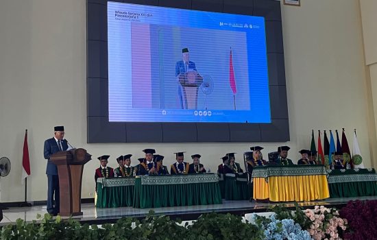 Wisuda ke XXI UM Buton, Sekda Sultra Harap Jadi Langkah Awal Tingkatkan Kualitas Diri