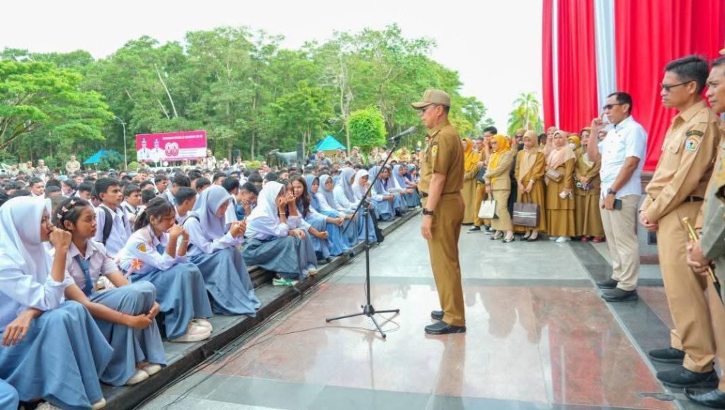 Gubernur Sultra Ajak Pelajar SMKN 2 Kendari Jaga Masa Depan Tanpa Kekerasan