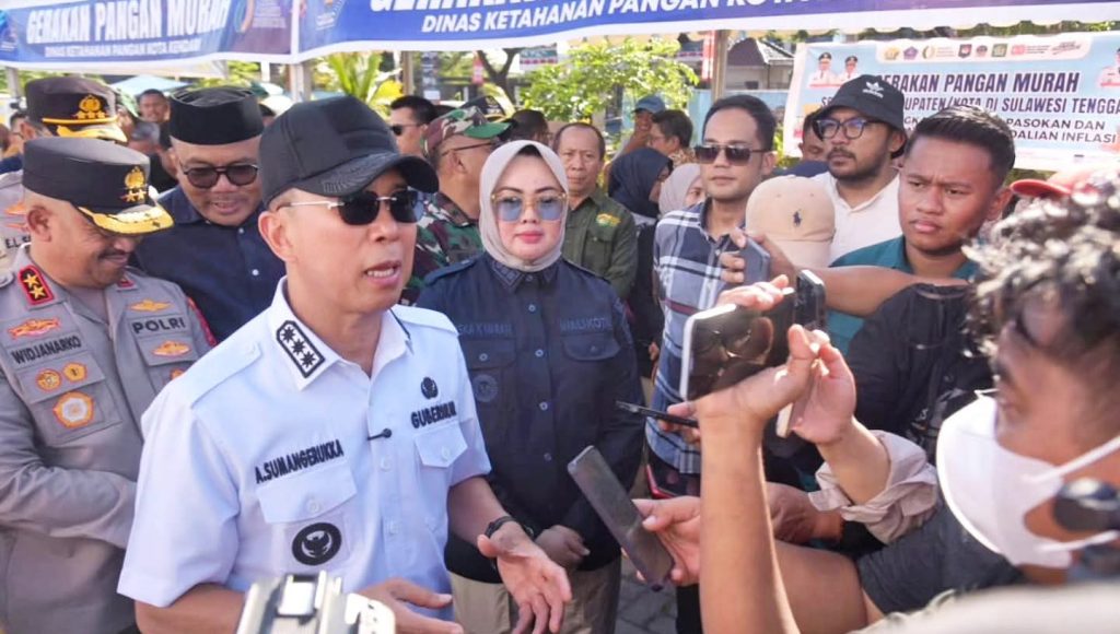 Warga Kendari Serbu Gerakan Pangan Murah, Kendalikan Inflasi di Sultra