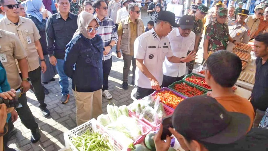 Warga Kendari Serbu Gerakan Pangan Murah, Kendalikan Inflasi di Sultra