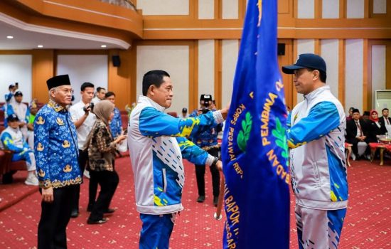 Wagub Sultra Lepas Kontingen ke Pornas Korpri di Palembang, Tekankan Sportifitas dan Persaudaraan