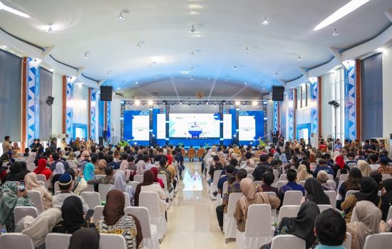 Gubernur Sultra Sambut Akad Massal KUR 800.000 Debitur Nasional