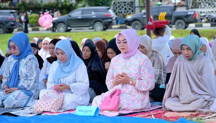Wali Kota Kendari Sholat Ied di Puuwatu