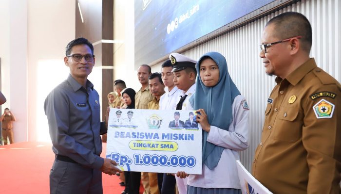 3.500 Siswa SMA, SMK, dan SLB di Sultra Terima Bantuan Pendidikan