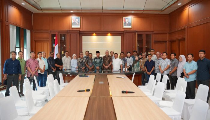 Pemprov Sultra Siap Setujui RKAB Tambang MBLB Pemprov Sultra Siap Setujui RKAB Tambang MBLB
