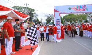 Gubernur Sultra Lepas Fun Walk Kebangsaan Semarak Merdeka