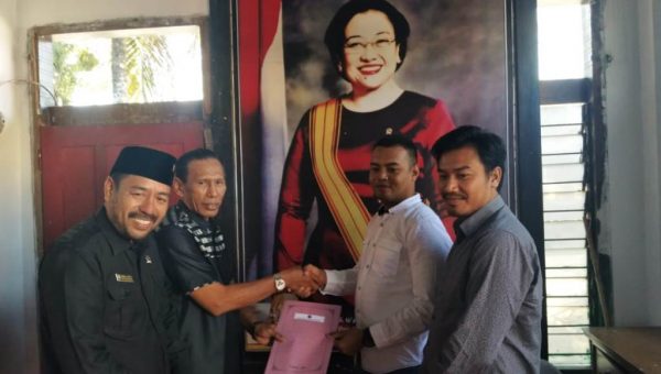 Betarung di Pilkada Wakatobi, Politisi Muda Febri Hidayat Mendaftar di PDIP