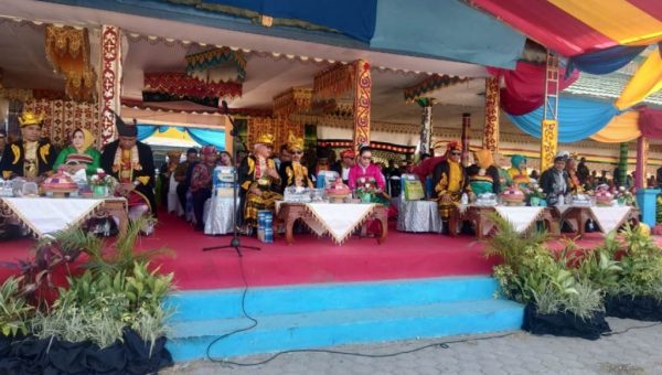 Festival Keraton Buton Tampilkan Ragam Tenun Menarik