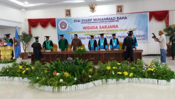 Begini Pesan Bupati Muna Untuk Wisudawan STAI Syarif Muhammad Raha