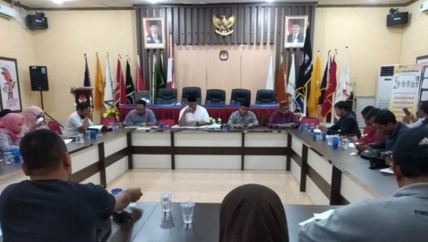 ﻿Maju Pilkada Muna 2020, LM Rajiun Berhenti Jadi Bupati Mubar