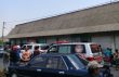 Lokasi penemuan mayat gantung diri di Terminal Bus Kartasura di penuhi warga. FOTO : AGUNG NUGROHO