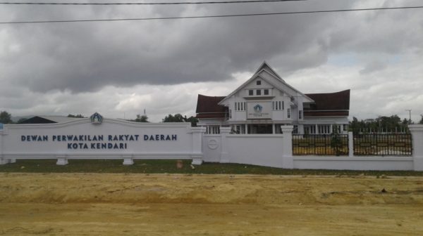 gedung Baru DPRD Kota Kendari yang terletak di Kelurahan Pudai kecamatan Poasia bakal diresmikan oleh walikota Kendari pada tanggal 27 September 2017. FOTO : ODEK
