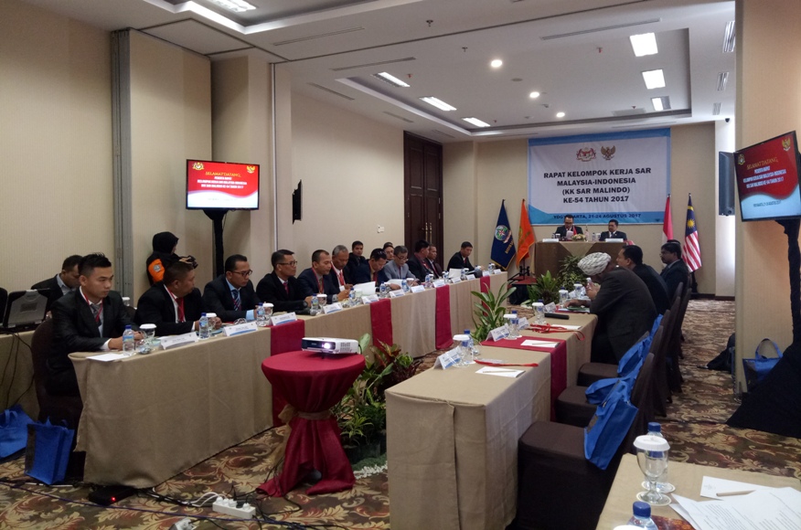Dalam rangka meningkatkan kualitas kinerja Search And Rescue (SAR), pemerintah Malaysia dan Indonesia menggelar rapat Kelompok Kerja SAR Malaysia-Indonesia (Malindo) ke-54. FOTO : NADHIR ATTAMIMI