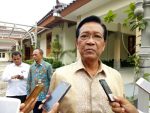 Gubernur Daerah Istimewah Yogyakarta Sri Sultan Hameng Kubuwono IX saat memberikan keterangan pers terkait bulan suci ramadhan. FOTO : NADHIR