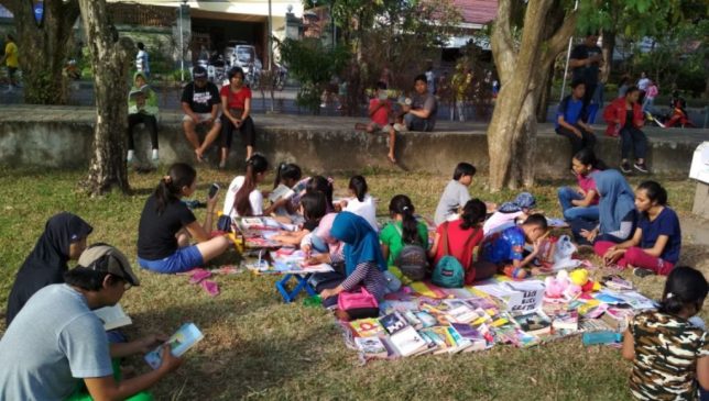 Perpustakaan Keliling Komunitas GPAN Bali Ramai Dikunjungi Pelajar
