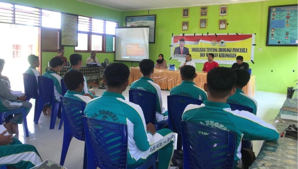 Herry Asiku Sosialisasi Pancasila dan Wawasan Kebangsaan Kepada Siswa SMA di Konkep