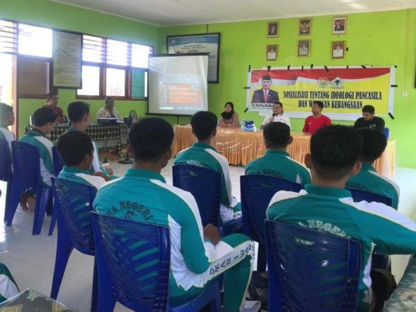 Herry Asiku Sosialisasi Pancasila dan Wawasan Kebangsaan Kepada Siswa SMA di Konkep