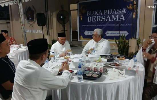PWI Sultra Gelar Bukber, Tekankan Keseimbangan Ibadah Ritual dan Sosial