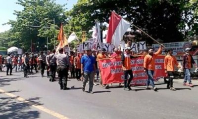 Memperingati May Day, Buruh di Brebes Gelar Baksos