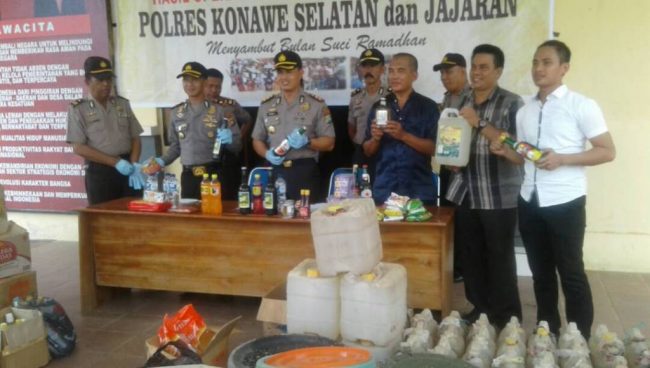 Ini Rilis Miras dan Makanan Kadaluarsa Sitaan Polisi