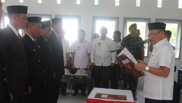 Bupati Koltim Lantik Enam Kades
