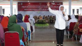 Mensos Pantau Langsung Penyaluran PKH Di Konsel