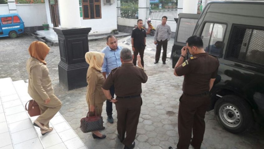 Dua Tersangka, Kasus KPID di Tahan