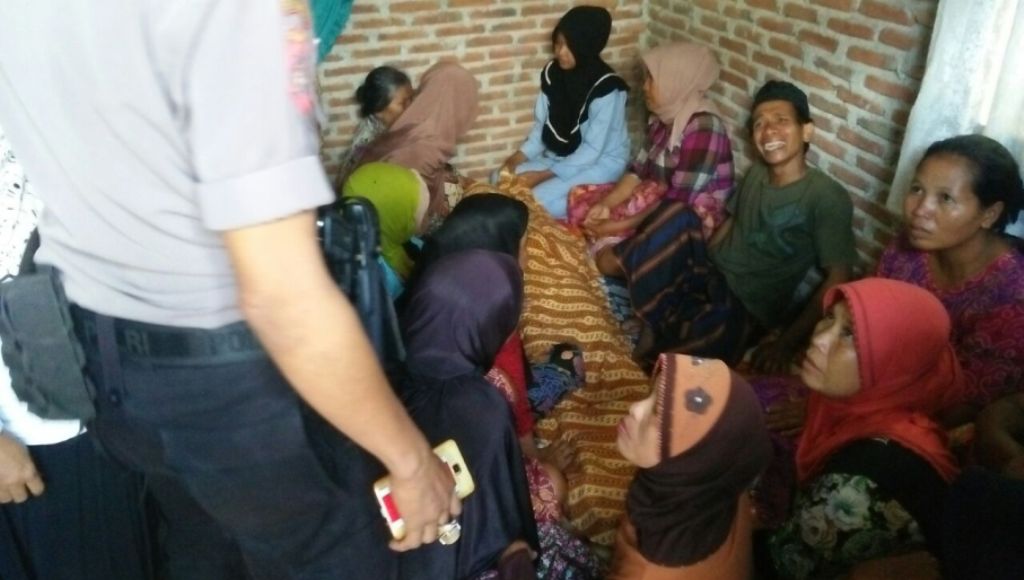 Ibu Muda Ini Tewas Gantung Diri Pakai Sarung Batik