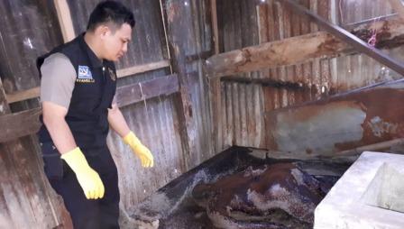 Polisi Olah TKP Penemuan Mayat Penjual Bakso