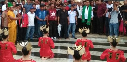 Rusda Mahmud Disambut Ribuan Masyarakat, Setibanya dari Jakarta