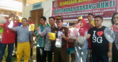 Sabu-sabu, Ganja dan Kosmetik Dimusnakan Kejari Kendari