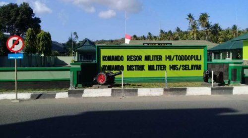 SELAYAR, SULSEL - Bencana gempa bumi berkekuatan 7,7 SR yang mengguncang Donggala, Palu