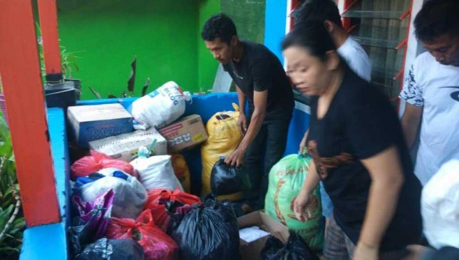 Peduli Korban Gempa Sulteng, Warga Kumpulkan Pakaian Bekas Layak Pakai