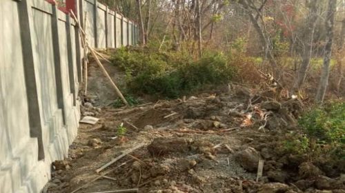 SAMPANG, JATIM - Proyek Pembangunan Gudang KPU dan Aset di Sampang menyisakan masalah