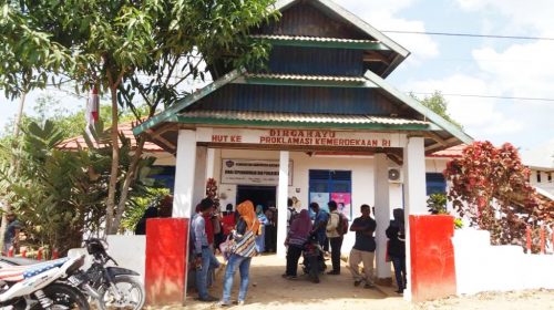 Solusi dari pusat meminta nomor NIK dan KK pendaftar, agar dikirim melalui operator Dukcapil