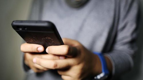 Buka HP Suami, Wanita ini Dihukum 3 Bulan Penjara