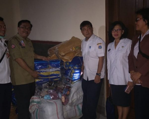 Sudinsos Bantu Korban Kebakaran Cempaka Baru, 400 Makanan Didistribusikan