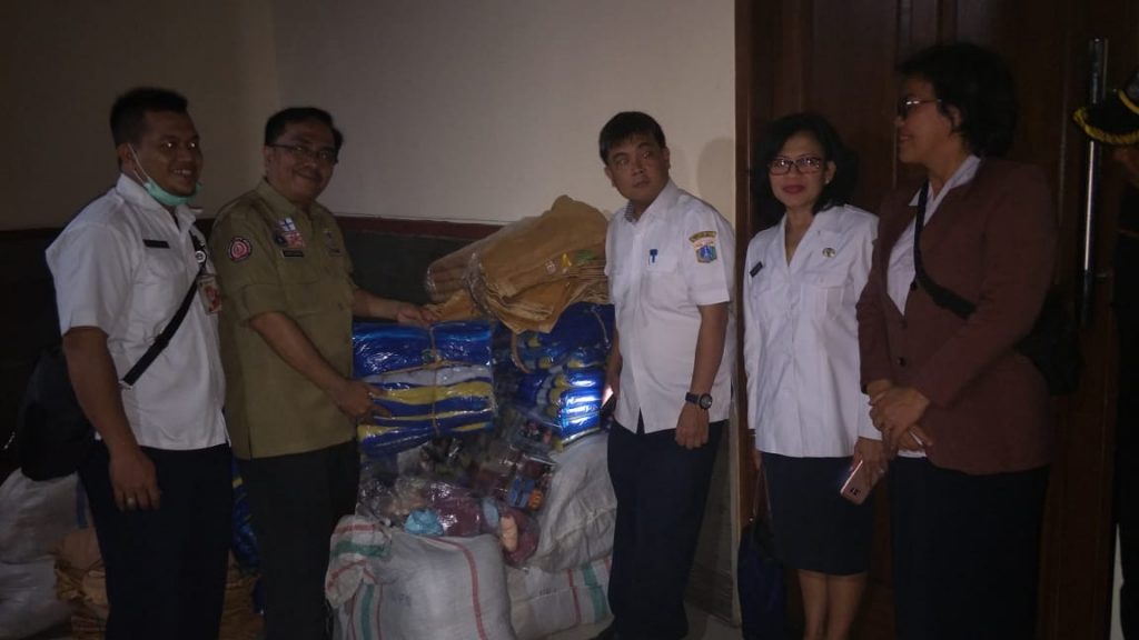 Sudinsos Bantu Korban Kebakaran Cempaka Baru, 400 Makanan Didistribusikan