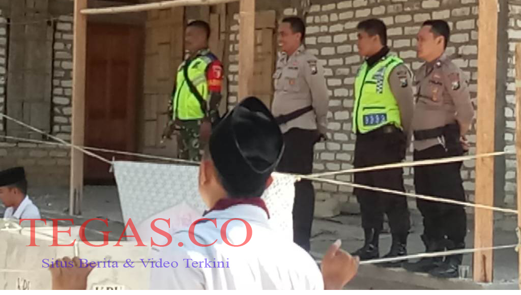 Kasat Reskrim Kunjungi Sejumlah TPS untuk Pantau Pelaksanaan PSU Sampang