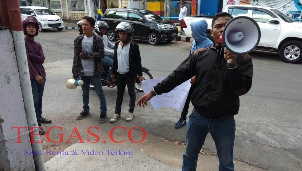 GERAMM Demo Kantor Perizinan dan Pol PP Baubau Tuntut Pabrik Tandon Ditutup