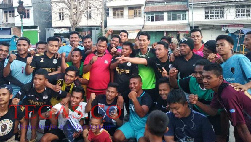 Jalin Sinergitas, Kapolres Baubau Bersama Masyarakat Gelar Olah Raga Futsal
