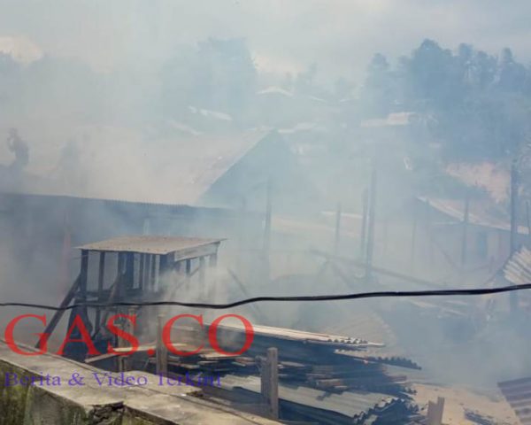 Lima Rumah Warga di Kendari Hangus Terbakar Hingga Rata dengan Tanah
