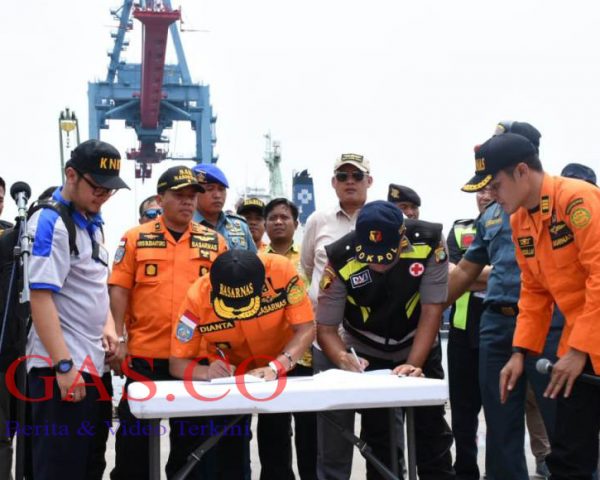 Basarnas Serahkan Puing Pesawat Lion Air JT-610 ke KNKT