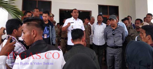 AFFKIP Demo di Kantor Wali Kota Baubau, Monianse: Kalian Salah Alamat