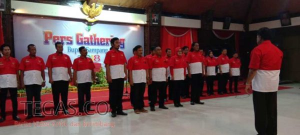 Ketum PWRI Suriyanto Lantik dan Kukuhkan Pengurus DPC PWRI Sampang