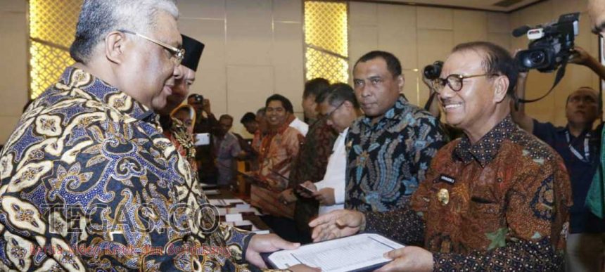 Terima DIPA 2019 dari Gubernur Ali Mazi, Ini Kata Bupati Konsel