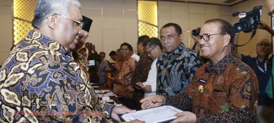 Terima DIPA 2019 dari Gubernur Ali Mazi, Ini Kata Bupati Konsel